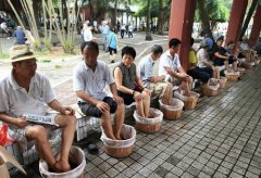 女人用艾叶泡脚的好处