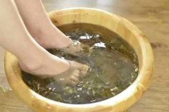 艾叶泡脚对女人的好处
