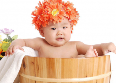 <b>艾草煮水能给小孩洗澡吗</b>