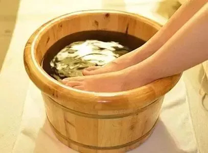 艾叶水泡脚