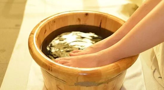 艾叶泡脚