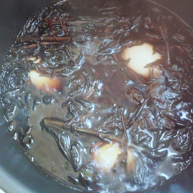 艾叶煮鸡蛋