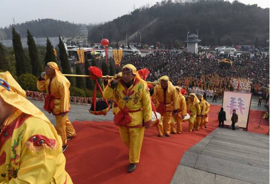 数万民众祭拜典礼纪念张仲景诞辰1869周年