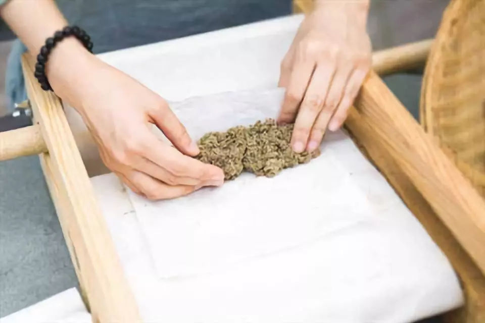 卷制艾条