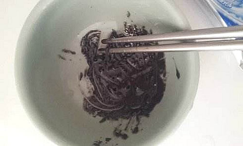 艾灰如何消除脸上的痘痘