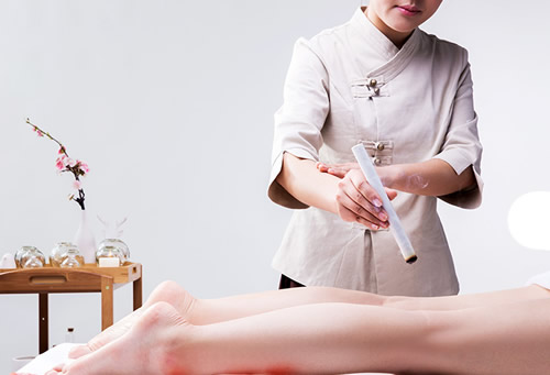 女性艾灸的图片大图