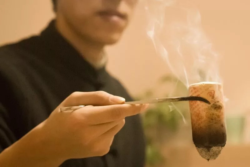 阴虚内热的人可以艾灸吗