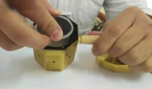 艾绒稍微按压结实