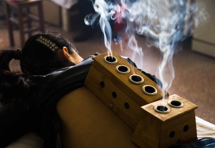 病初灸局部,病久重整体