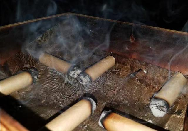 艾灸肚脐的好处与养生禁忌