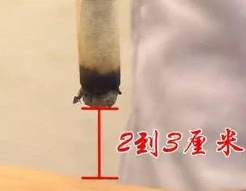 有脚气怎么办?脚气不难治艾灸熏一熏就好了