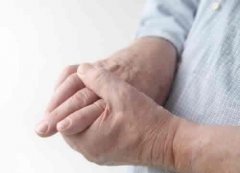手颤抖是什么原因?手颤艾灸穴位及方法